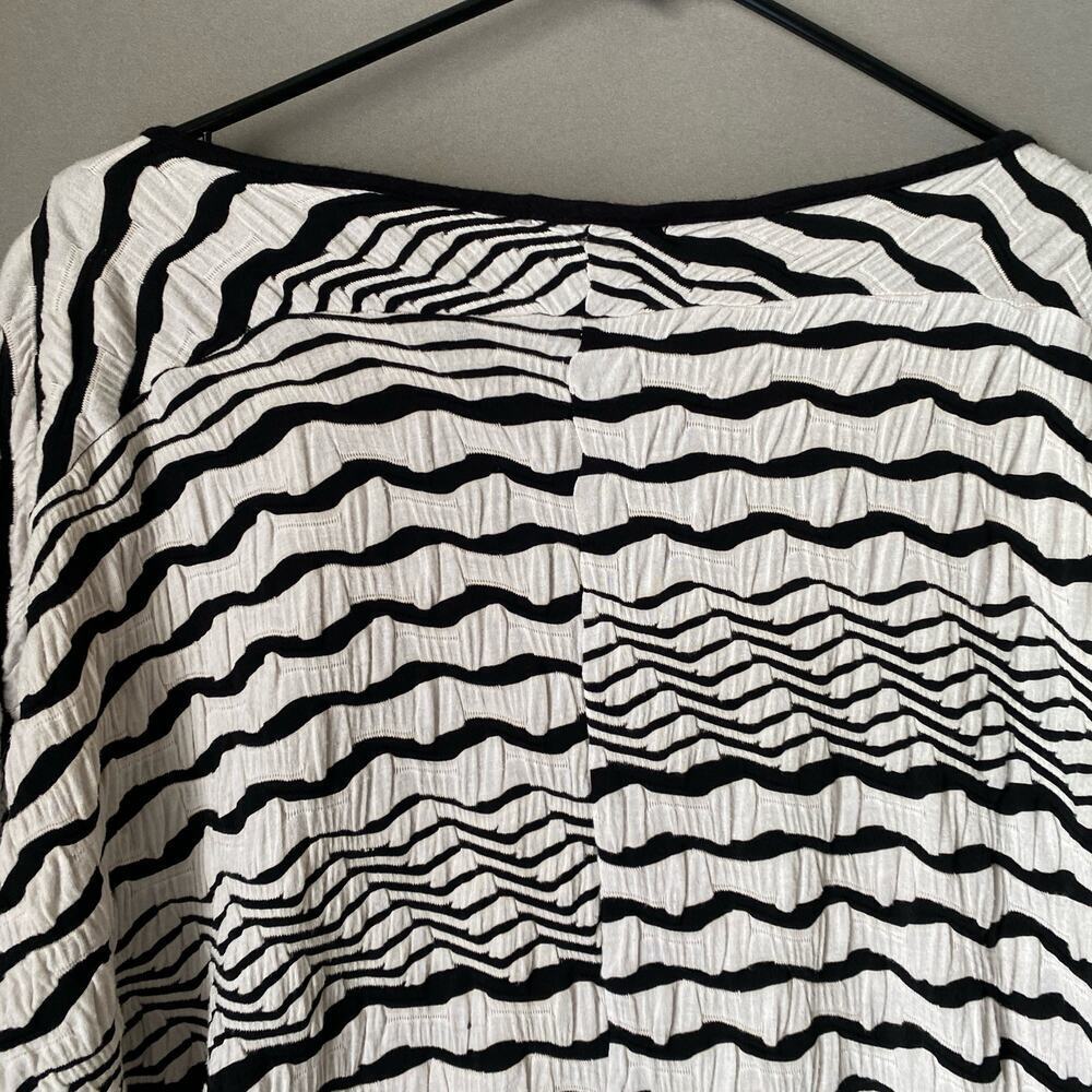 Romeo + Juliet sz S geo black white oversized tunic top - Picture 3 of 7